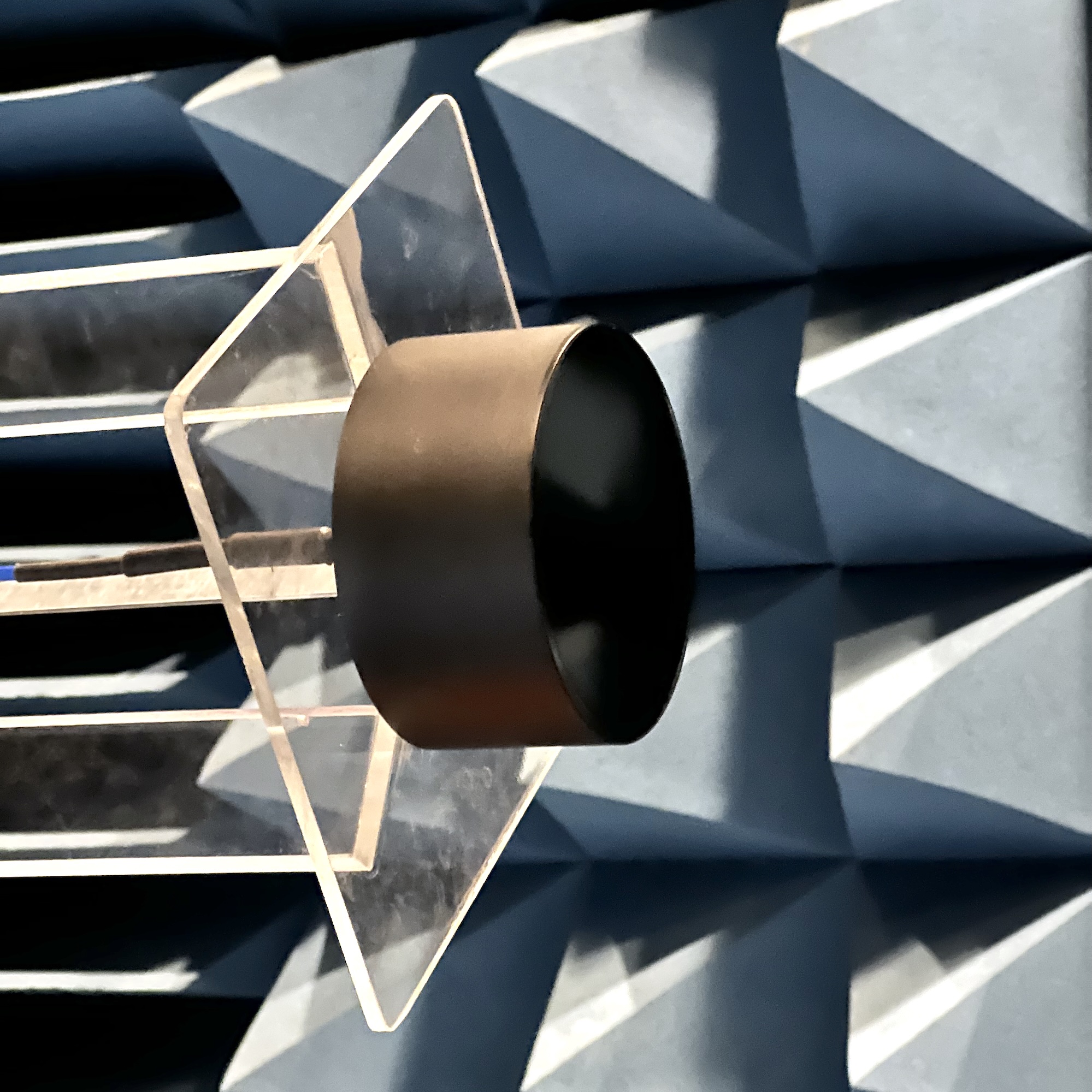 Broadband Spiral Antenna - Image 4